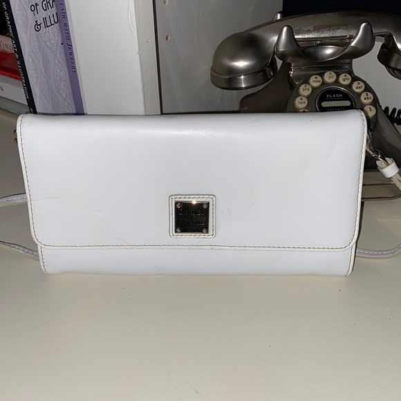 Dooney & Bourke Envelope Clutch - Picture 1 of 8